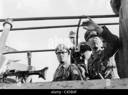 Erwin Rommel mit Brigadegeneral von Bismarck, 1942 Stockfoto