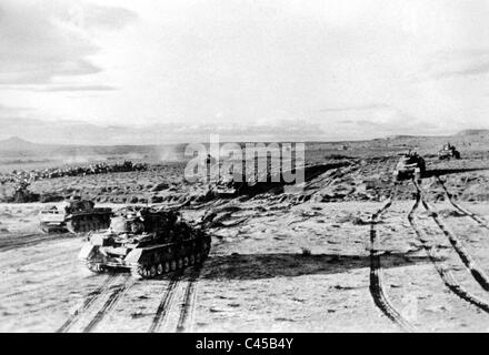 Afrika-Korps tank Angriff in Tunesien 1943 Stockfoto