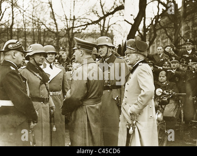 Hitler, Raeder, Fritsch, Kesselring, Blomberg, Mackensen Stockfoto