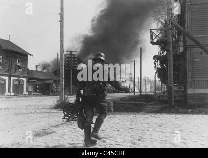 Deutscher Soldat in Kingissepp, 1941 Stockfoto