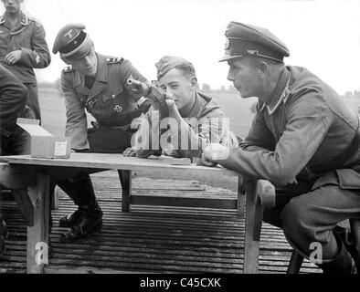 Hitler-Jugend junge am Schießtraining, 1943 Stockfoto