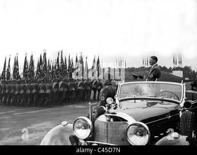 Adolf Hitler und Konstantin Hierl auf der Nürnberg Rallye, 1936 Stockfoto