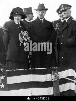 Präsident Calvin Coolidge mit seiner Frau, Grace Coolidge und Curtis D. Wilbur, 1925 Stockfoto