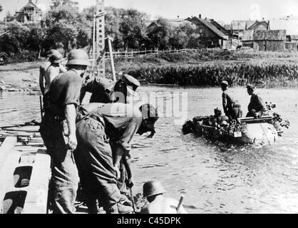 VW-Schwimmwagen im Wasser Stockfoto