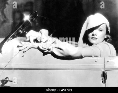 Marlene Dietrich in einem Cabrio, 1935 Stockfoto