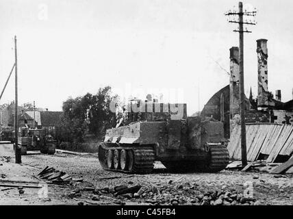 Deutsche Panzer VI unterwegs an der Ostfront Stockfoto