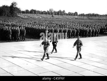 Adolf Hitler, Heinrich Himmler und Viktor Lutze auf dem Parteitag 1934 Stockfoto