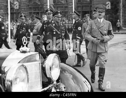 Julius Schaub, Sepp Dietrich, Heinrich Himmler und Hitler in Nürnberg, 1935 Stockfoto