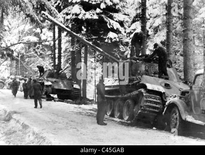 Deutsche Kampfpanzer während der Ardennenoffensive, 1945 Stockfoto