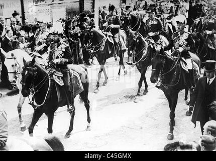 Wilhelm II., George V. und der Herzog von Connaught bei der Beerdigung von König Edward VII., 1910 Stockfoto