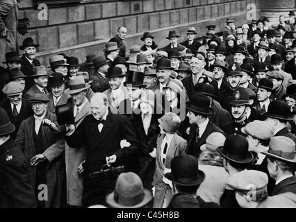 Winston Churchill auf seinem Weg zum Parlament, 1929 Stockfoto