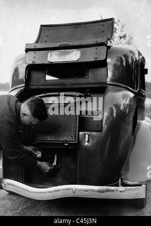 Auto mit Gas Holz macht, 1935 Stockfoto