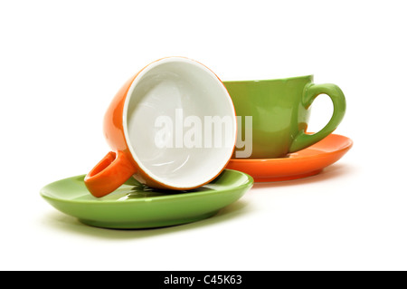 Leere Kaffeetassen, ist auf einem weißen Hintergrund Bild aufgenommen. Stockfoto