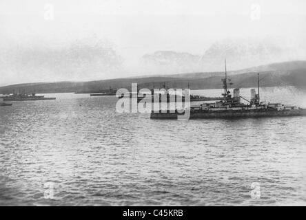 Schiffe der deutschen Flotte im englischen Hafen von Scapa Flow Stockfoto