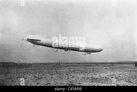 Luftschiff Schuette-Lanz "SL 1" vor der Landung, 1912 Stockfoto
