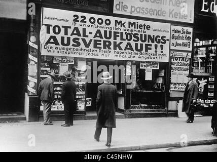 Räumungsverkauf von einem Schmuckgeschäft während der großen Depression, 1931 Stockfoto