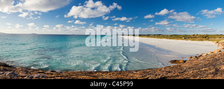 Blick entlang Le Grand Beach bei Sonnenuntergang. Cape Le Grand Nationalpark, Esperance, Western Australia, Australien Stockfoto