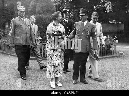 Adolf Hitler mit Winifred Wagner und Wolfgang mit Wieland Wagner, 1937 Stockfoto