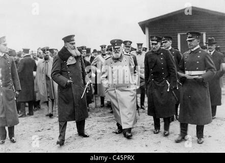 Alfred von Tirpitz und Prinzregent Ludwig von Bayern am Flughafen Johannisthal, 1913 Stockfoto