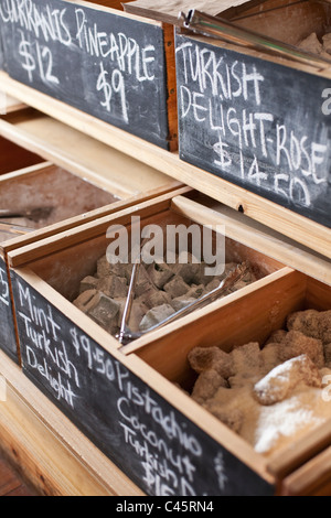 Gourmet-Süßigkeiten an Solomon Händler - eine altmodische Lebensmittelhändler in Albany, Western Australia, Australien Stockfoto
