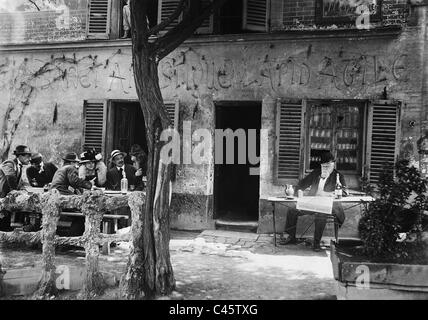 Armand Fallieres im Straßencafé "Au Lapin Agile' auf dem Montmartre Stockfoto