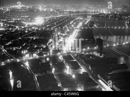 Blick auf New York bei Nacht, 1934 Stockfoto