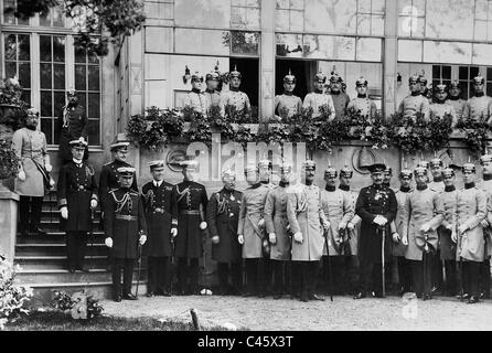 George V. und William II während eines Besuchs in Dragoon Guards, 1913 Stockfoto