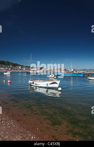 Der Blick von Teignmouth über der Mündung des Fluß Teign in Richtung Shaldon auf der gegenüberliegenden Bank, Devon, England, UK Stockfoto