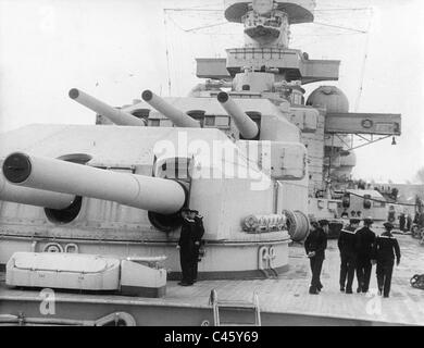 Pistole Revolver auf dem Schlachtschiff "Scharnhorst", 1939 Stockfoto