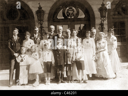 König Gustav v. von Schweden mit seiner Familie Stockfoto