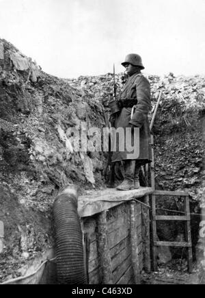 Deutsche Garde an vorderster Front in der Nähe von Arras, 1918 Stockfoto
