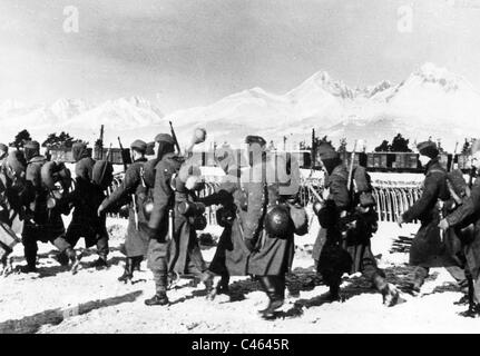 Deutsche Infanterie in den Karpaten, 1944 Stockfoto