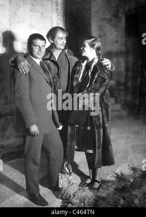 Carl Zuckmayer mit seiner Frau und Eugen Kloepfer nach der Premiere des "Schinderhannes" Stockfoto