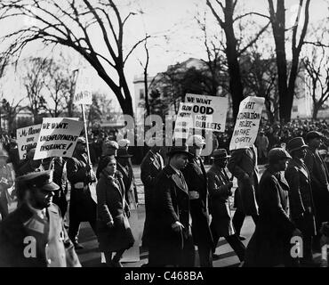 Demonstration der Arbeitslosigkeit während der Weltwirtschaftskrise vor dem weißen Haus, 1931 Stockfoto