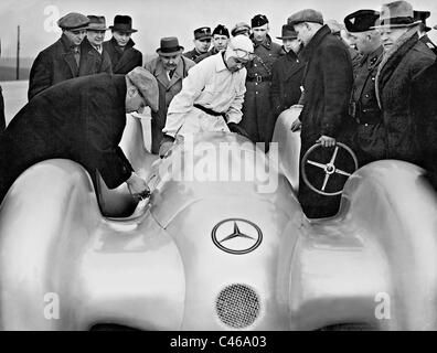 Rudolf Caracciola in seinem Rennwagen, 1939 Stockfoto