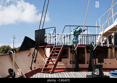 Harpune Gewehr auf Cheynes IV Whalechaser Schiff im Whale World Museum. Franzose Bay, Albany, Western Australia, Australien Stockfoto