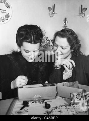 Olga Chekhova und ihre Tochter Ada, 1940 Stockfoto