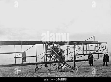 Glenn Curtiss in seinem Flugzeug, 1910 Stockfoto