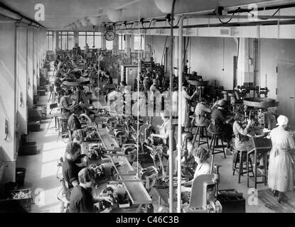 Fließbandarbeit bei Bosch, 1936 Stockfoto