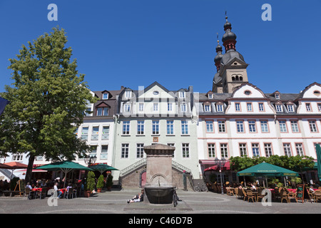 Am Platz bin Plan in Koblenz, mit der alten Feuerwache im Hintergrund Stockfoto