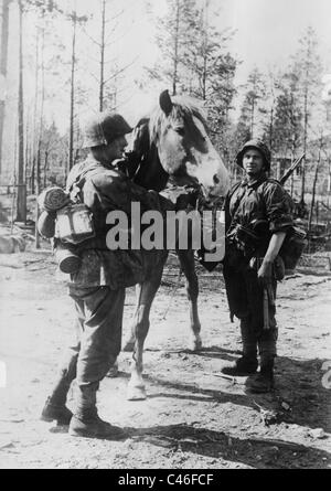 Zweiter Weltkrieg: Deutsche Waffen-SS in Aktion Stockfoto