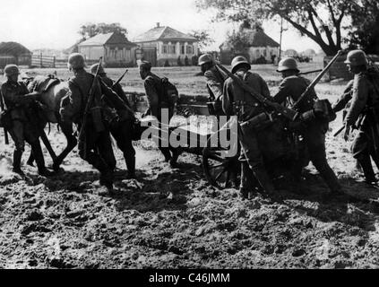 Zweiter Weltkrieg: Deutsche Truppen Angriff auf Stalingrad über die Don-ford Stockfoto