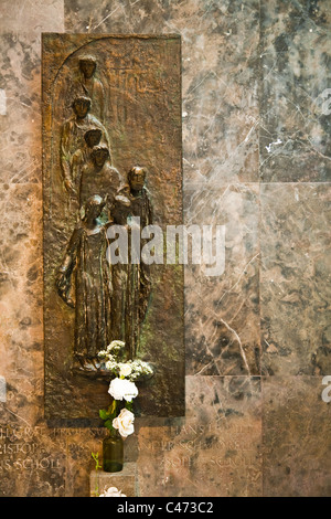 Bronze-Denkmal für Sophie Scholl und anderen Studenten der weißen Rose Anti-Nazi-Bewegung, die im Jahr 1943 hingerichtet wurden Stockfoto