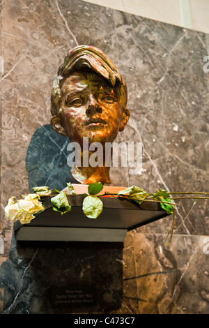 Bronze-Denkmal für Sophie Scholl der weißen Rose Anti-Nazi-Bewegung, die im Jahr 1943 hingerichtet wurde Stockfoto