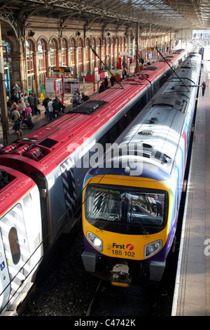 S-Bahn am Bahnhof von Preston Lancashire UK Stockfoto