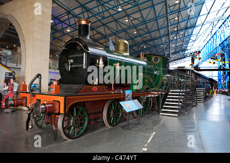 South Eastern & Chatham Railway Class D 4-4-0 Dampf Lok Nr. 737, 1901 im National Railway Museum in York Stockfoto