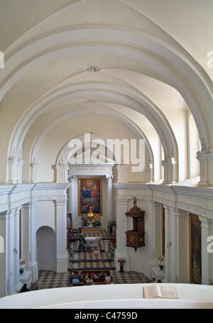 Kloster auf dem Berg Lysiec in die Bäume Reliquie des Heiligen Kreuzes aus dem 11. Jahrhundert - Woiwodschaft Świętokrzyskie Berge, Polen Stockfoto