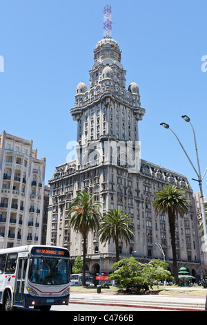 Palacio Salvo, Plaza De La Independencia, Montevideo Uruguay. Stockfoto