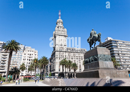 Palacio Salvo, Plaza De La Independencia, Montevideo Uruguay. Stockfoto