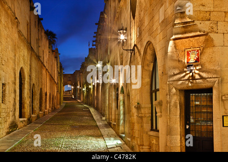 Das berühmte "Allee der Ritter in die Ritter"-Viertel, in die mittelalterliche Altstadt von Rhodos, Griechenland Stockfoto